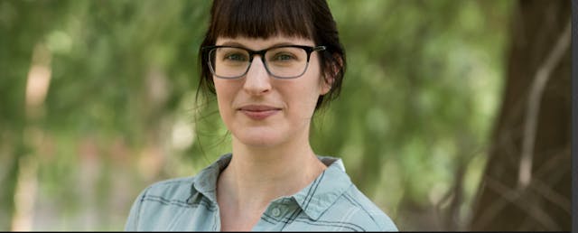 When Teaching Large Classes, Professors Shouldn’t Try To Put On a Show