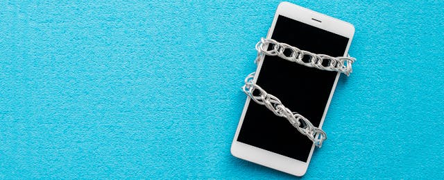 Move Over, Laptop Ban. This Professor Teaches a 5-Hour Tech-Less Reading Class.