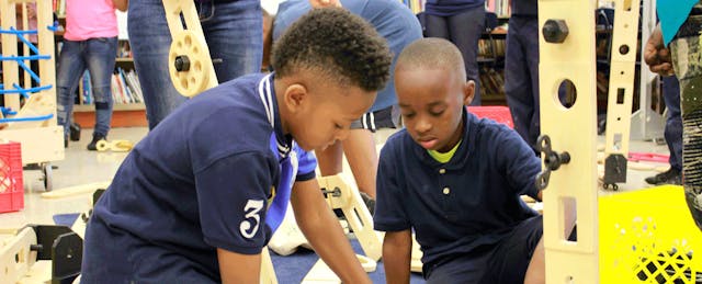 How This Teacher Harnesses Student Curiosity with Hands-On Learning Experiences