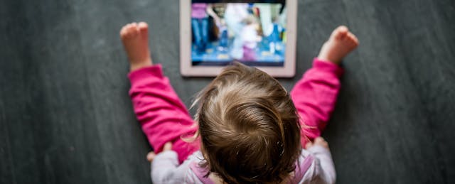 Increased Screen Time May Indicate Family Stress, Pandemic Study Suggests