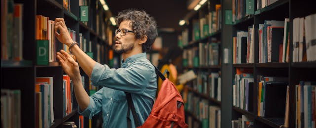 These Colleges Are Betting That Culturally Relevant Textbooks Will Improve Student Outcomes