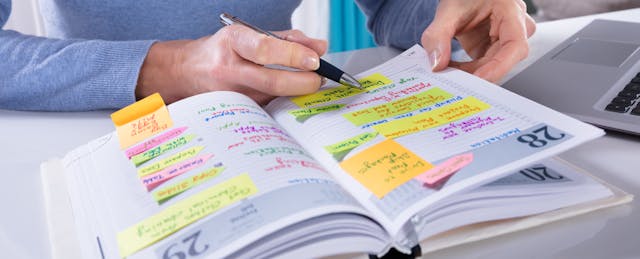 The Benefits of Online Learning Are Also Its Weaknesses. That’s Where Advisors Help.