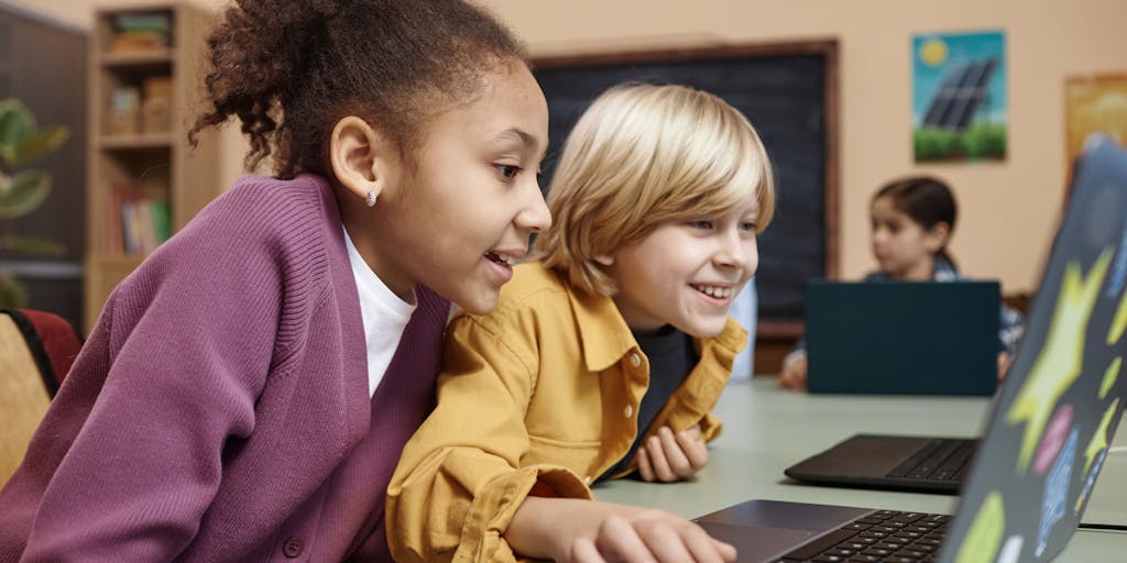 Effective Tech Integration Strategies: From District to Classroom Effective Tech Integration Strategies: From District to Classroom