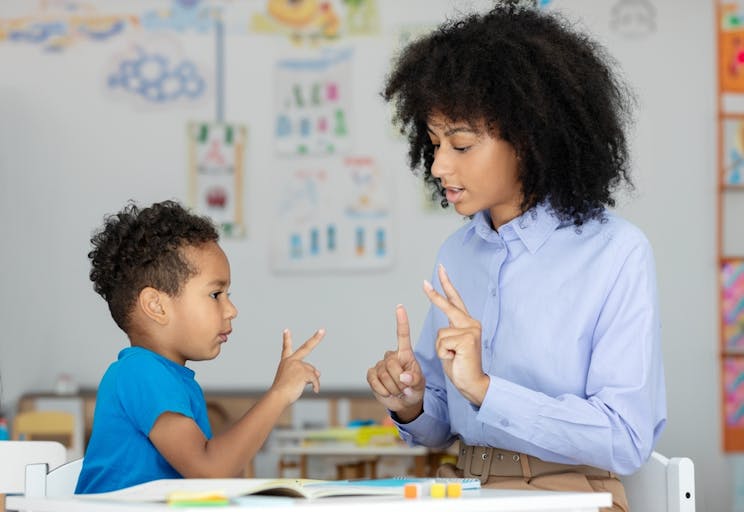 Os líderes pediram mais tutores e as escolas os conseguiram. Isso é suficiente?