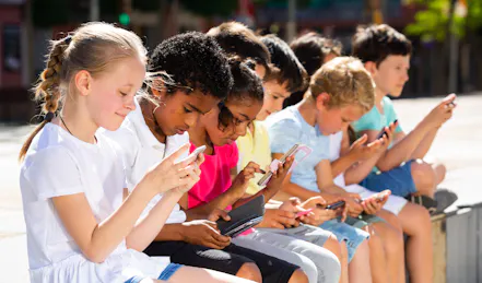 Screens in Schools: What the New Screen-Time Debate Means for Educators