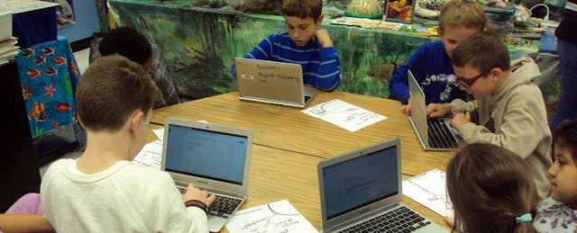 3 Reasons Why Chromebook Beats iPad in 1:1 Programs