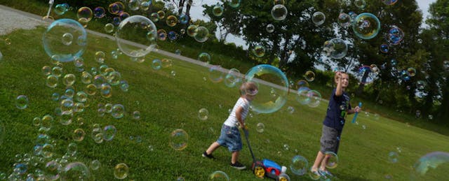 Is the Edtech Bubble Bursting? EdSurge Podcast, Week of Mar 30 - Apr 3