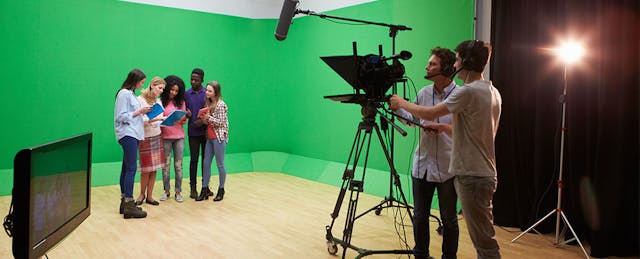 How to Integrate Green Screens Into Any Classroom