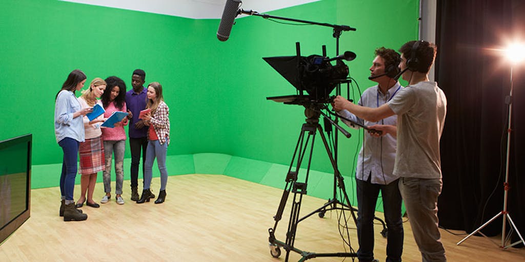 How to Integrate Green Screens Into Any Classroom