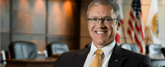 Why Students Living on Campus Take Online Courses